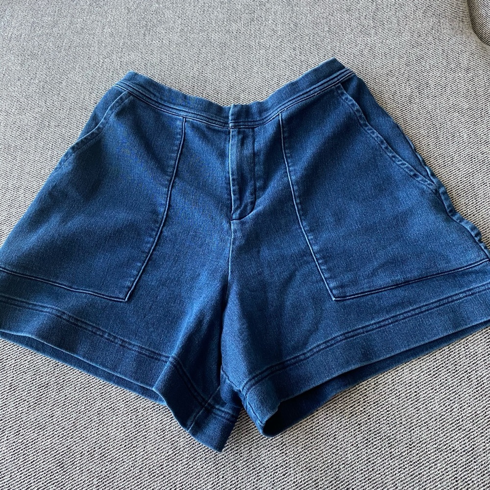 GAP small high wasted shorts